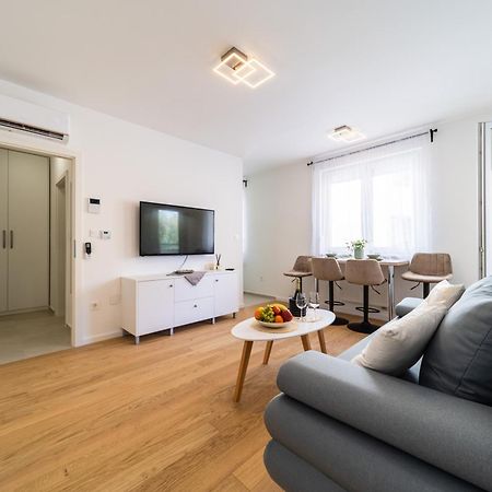 Ninas Apartman ซาเกร็บ ภายนอก รูปภาพ